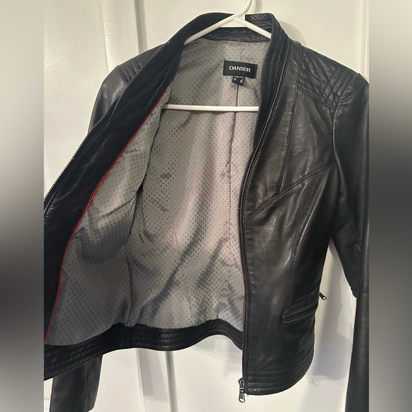 Danier leather jacket - Picture 2 of 7